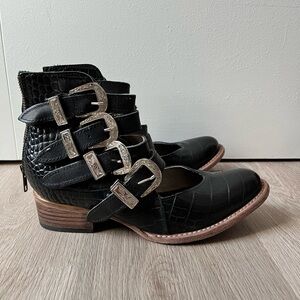 Freebird by Steven Scarlett EUC